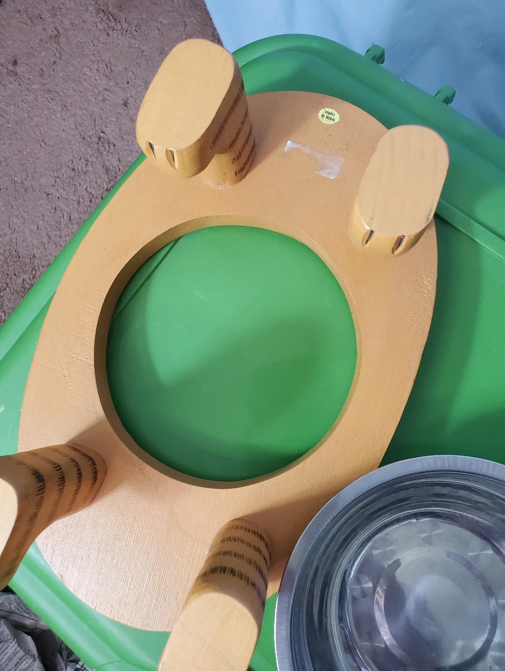 Cat-Shaped Raised Feeding Bowl in Yellow - Pet Platter with Dish